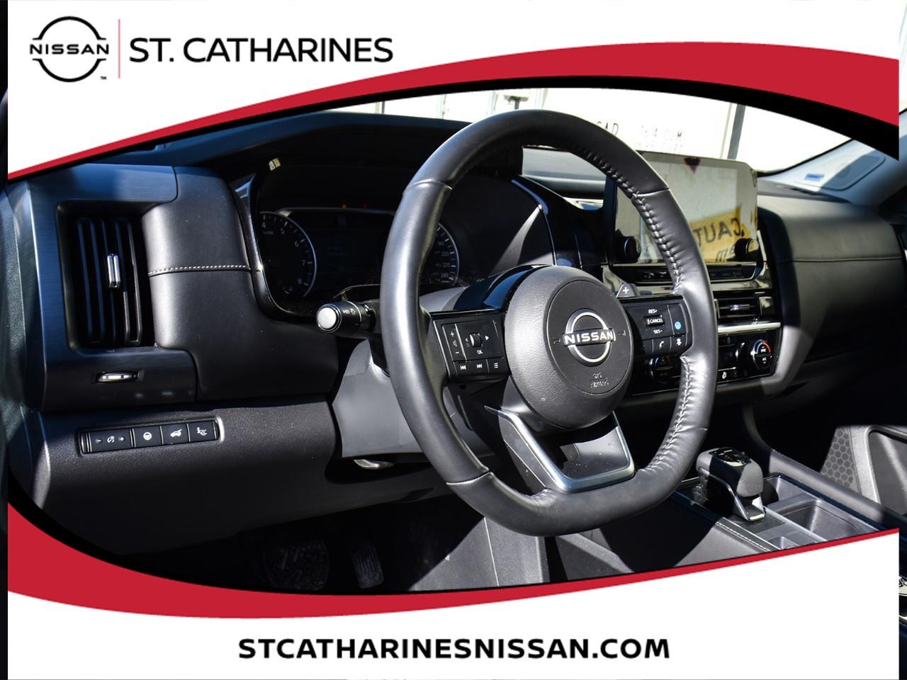 2024 Nissan Pathfinder SL Photo