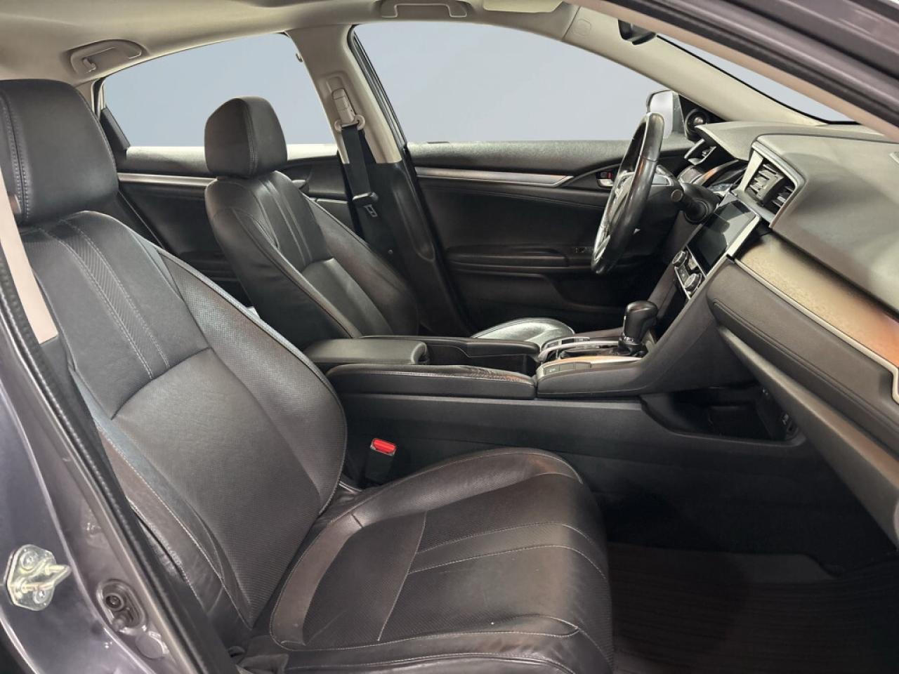 2017 Honda Civic Sedan Touring/Leather/Sunroof/NAVI/Drive Assist/ Blind S Photo