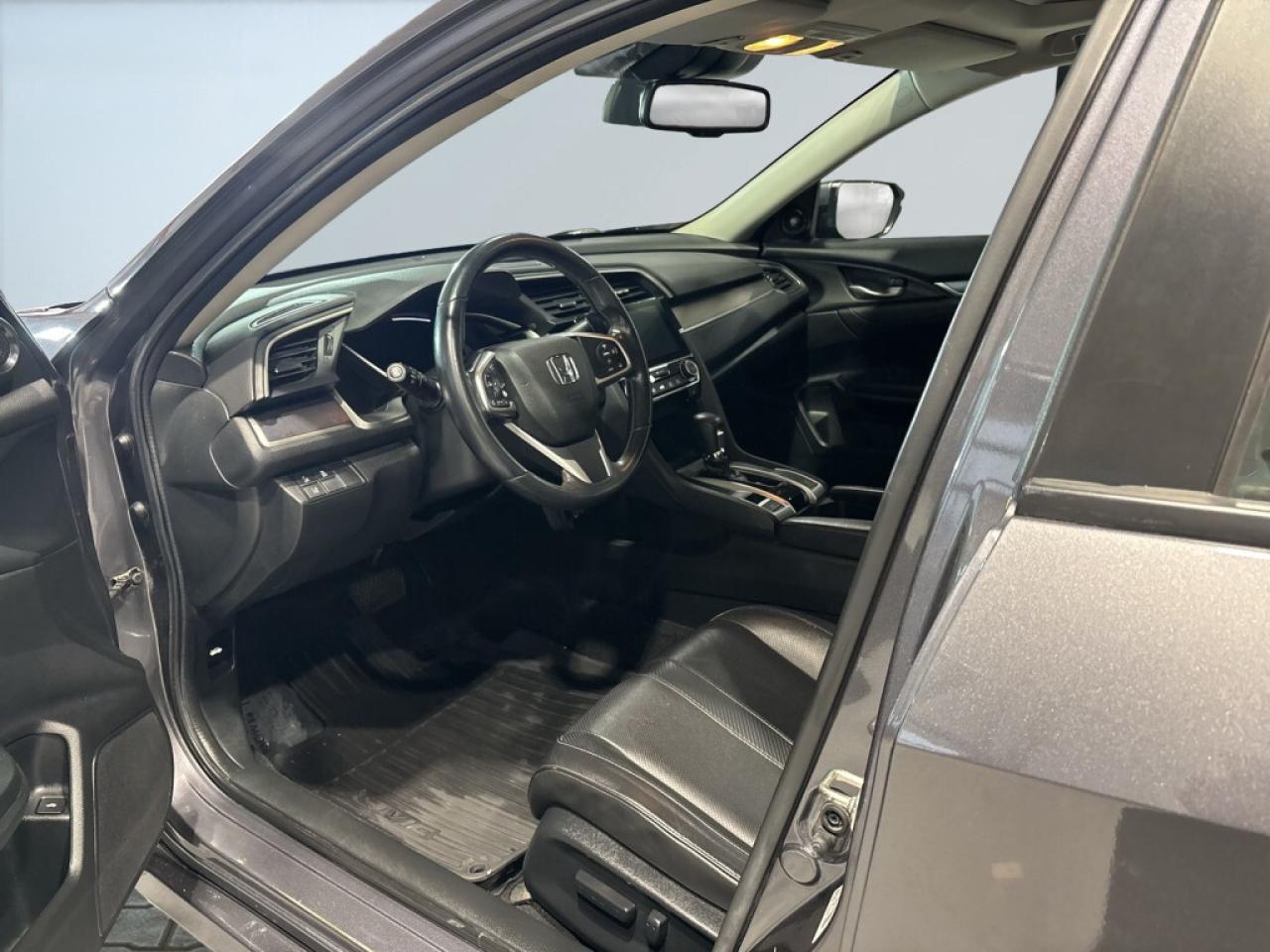 2017 Honda Civic Sedan Touring/Leather/Sunroof/NAVI/Drive Assist/ Blind S Photo