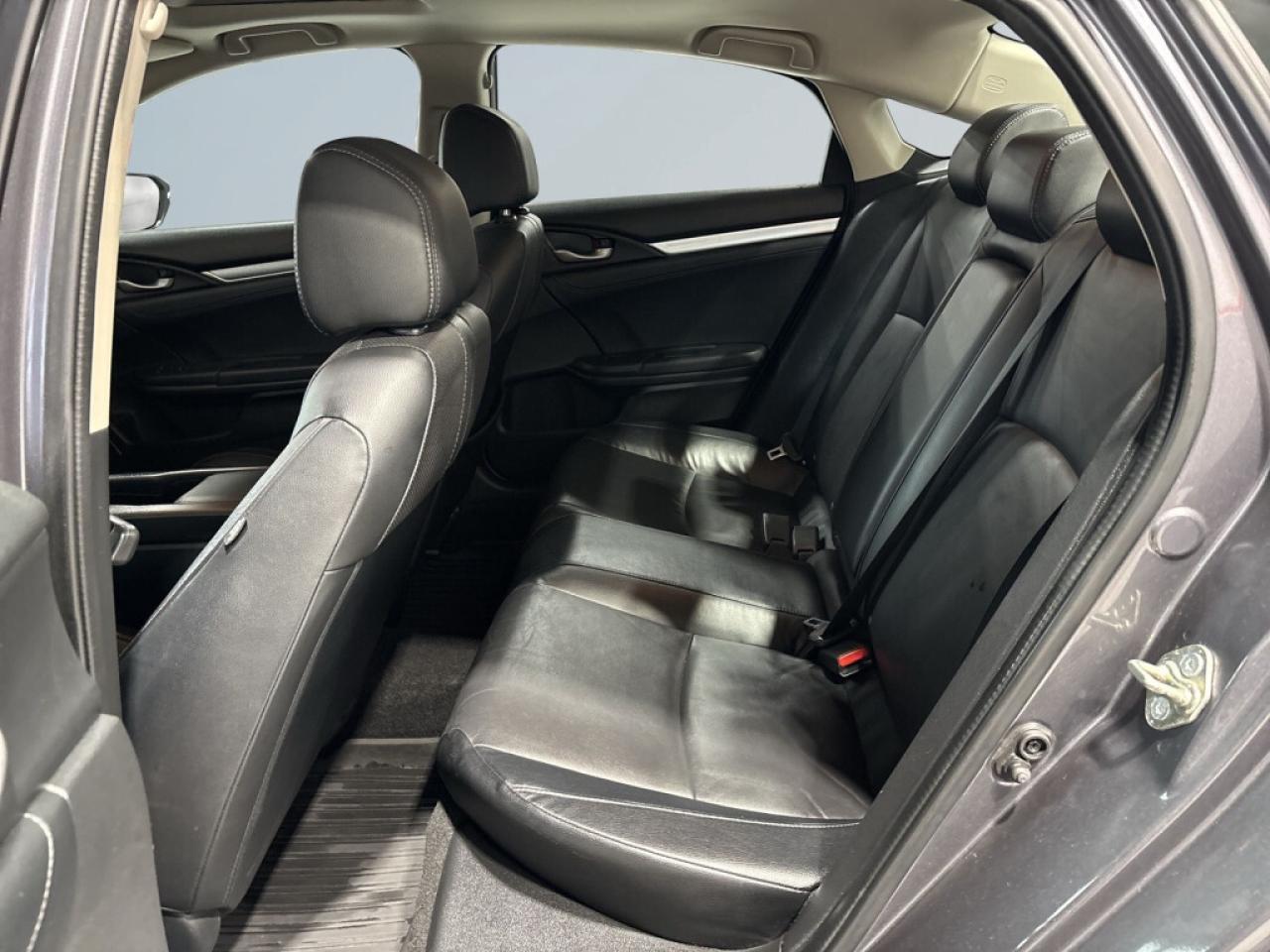 2017 Honda Civic Sedan Touring/Leather/Sunroof/NAVI/Drive Assist/ Blind S Photo