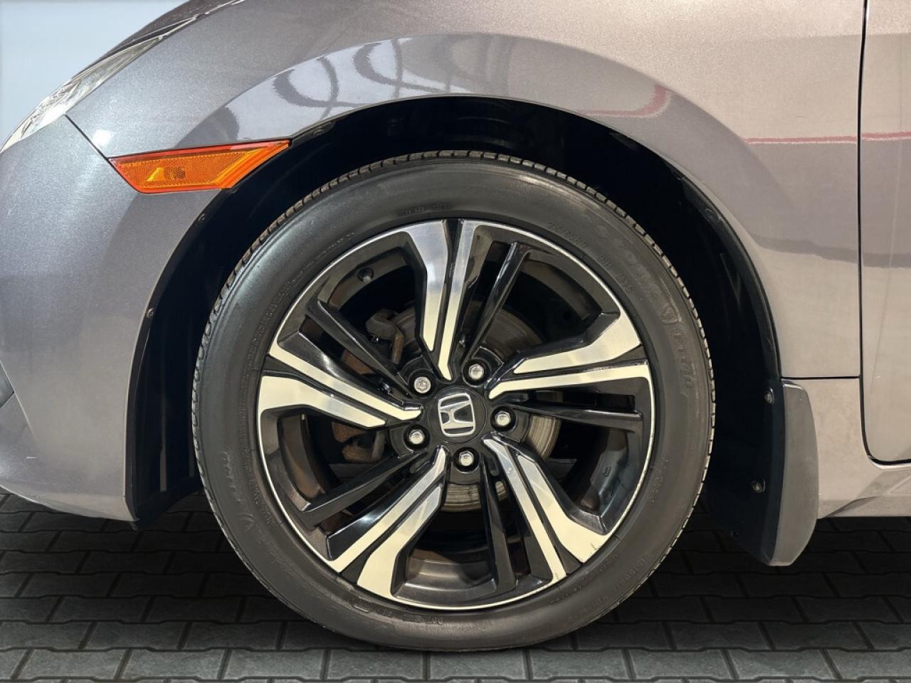 2017 Honda Civic Sedan Touring/Leather/Sunroof/NAVI/Drive Assist/ Blind S Photo