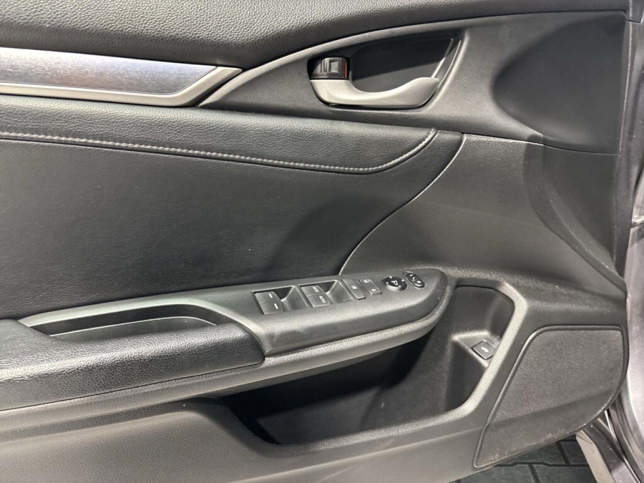 2017 Honda Civic Sedan Touring/Leather/Sunroof/NAVI/Drive Assist/ Blind S Photo