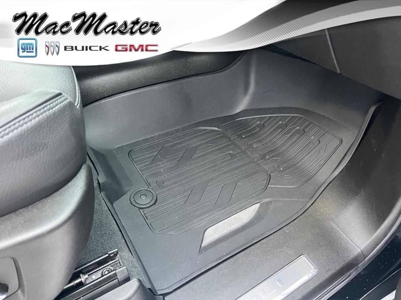 2021 GMC Yukon DenaliDENALI, 6.2L V8, ALLOYS, LEATHER, REAR ENTRA Photo