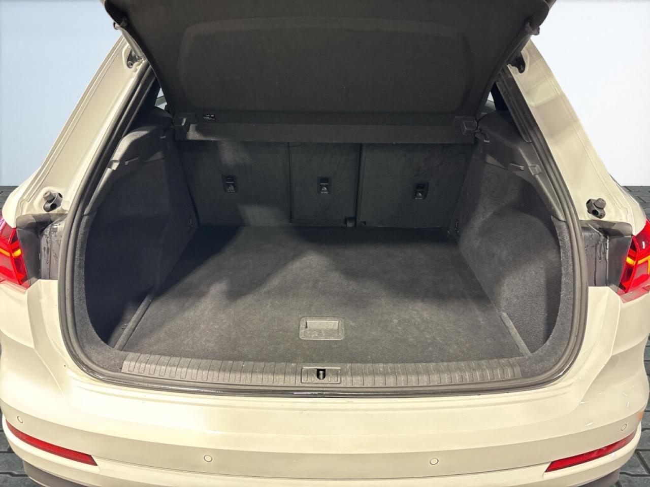 2022 Audi Q3 Quattro/NAVI/Sunroof/Car Play/Leather/Clean Carfax Photo