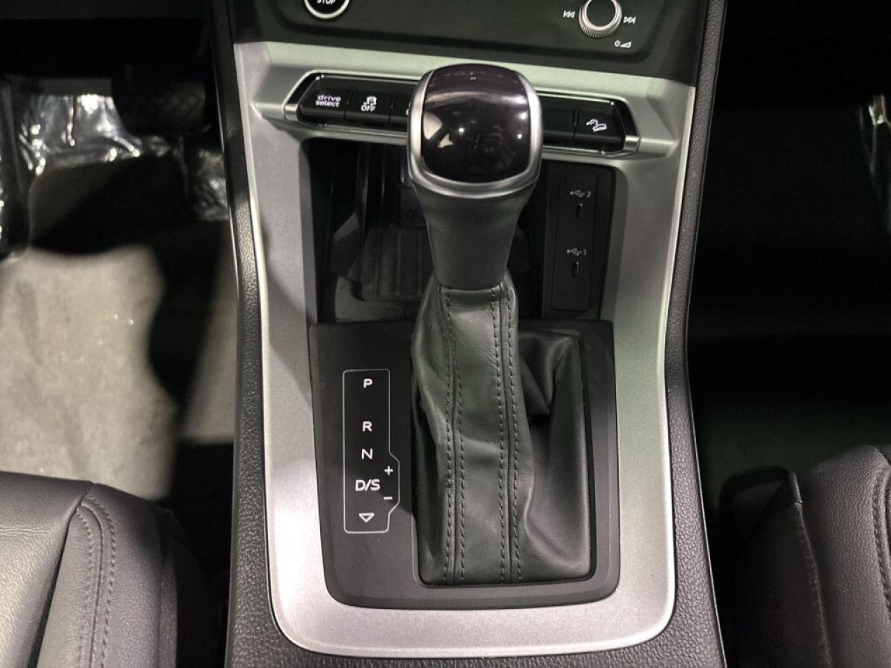 2022 Audi Q3 Quattro/NAVI/Sunroof/Car Play/Leather/Clean Carfax Photo