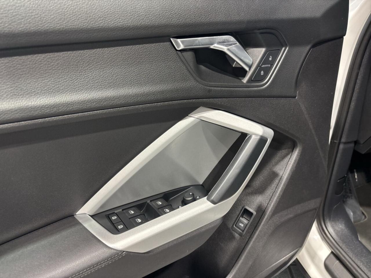 2022 Audi Q3 Quattro/NAVI/Sunroof/Car Play/Leather/Clean Carfax Photo