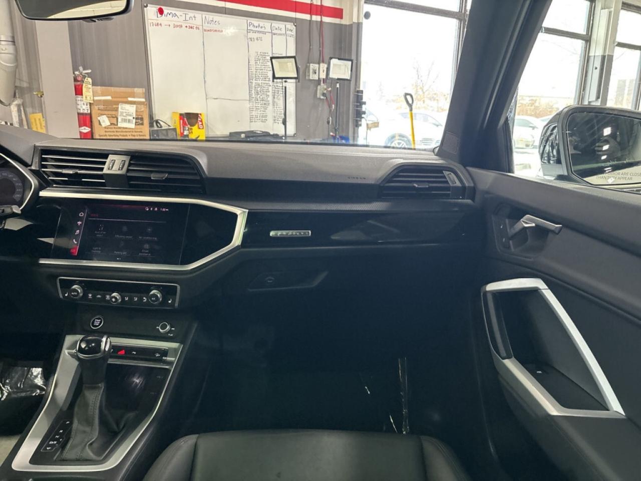 2022 Audi Q3 Quattro/NAVI/Sunroof/Car Play/Leather/Clean Carfax Photo