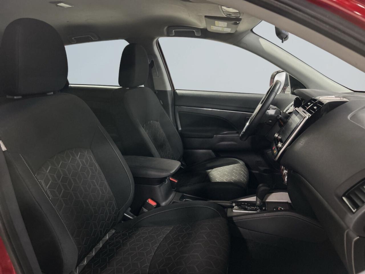 2024 Mitsubishi RVR AWD/Back up Cam/ Heated Seats/Bluetooth/No acciden Photo