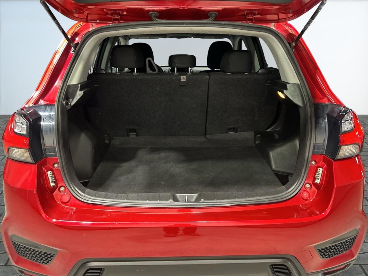 2024 Mitsubishi RVR AWD / CLEAN CARFAX / Back up Cam / Heated Seats / Photo