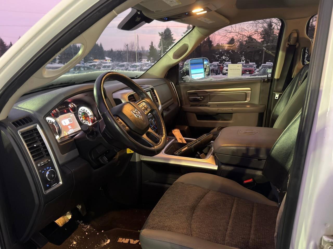 2017 RAM 1500 Big HornAS-TRADED, ALPINE AUDIO, HEMI, HTD STEERIN Photo