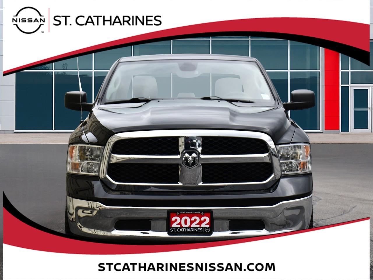 2022 RAM 1500 Classic SLT Photo4