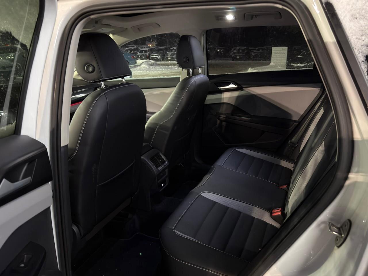 2022 Volkswagen Taos HighlineONE-OWNER, ACCIDENT-FREE, AWD, SUNROOF, CA Photo