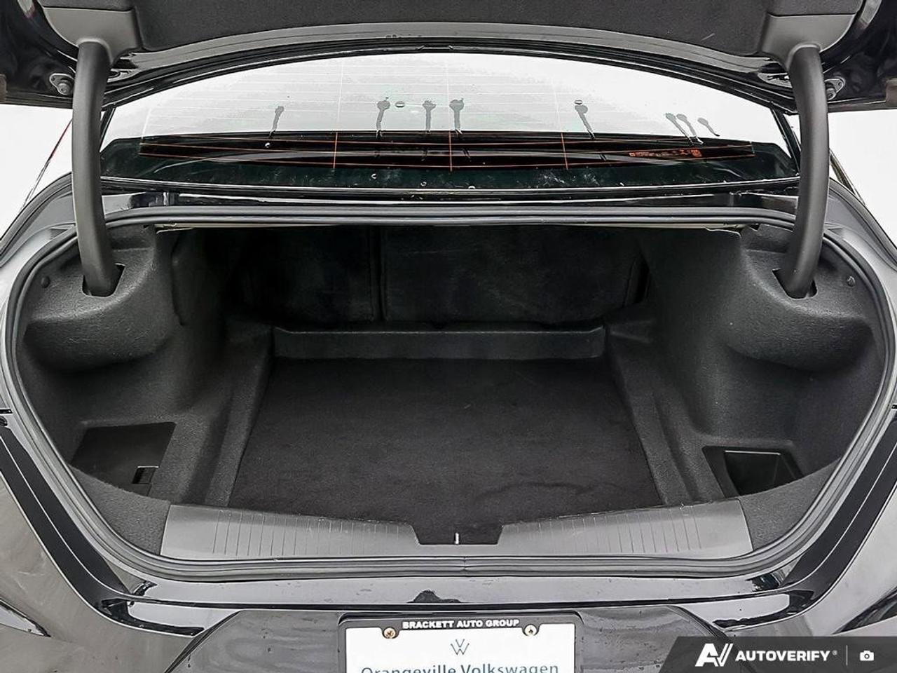 2023 Cadillac CT4 SportONE-OWNER, ACCIDENT-FREE, AWD, CARPLAY, SUNRO Photo