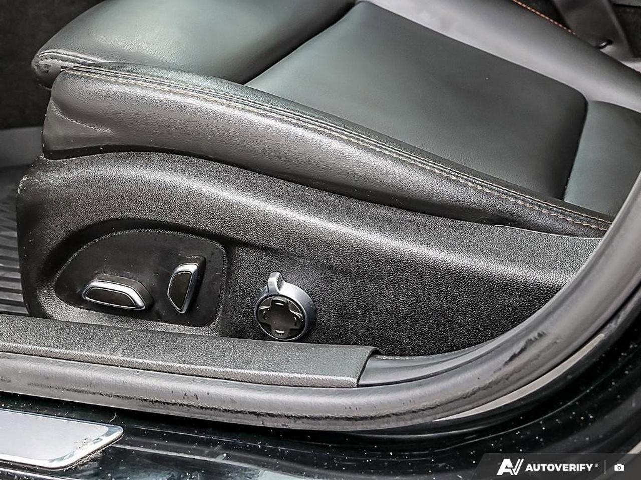 2023 Cadillac CT4 SportONE-OWNER, ACCIDENT-FREE, AWD, CARPLAY, SUNRO Photo