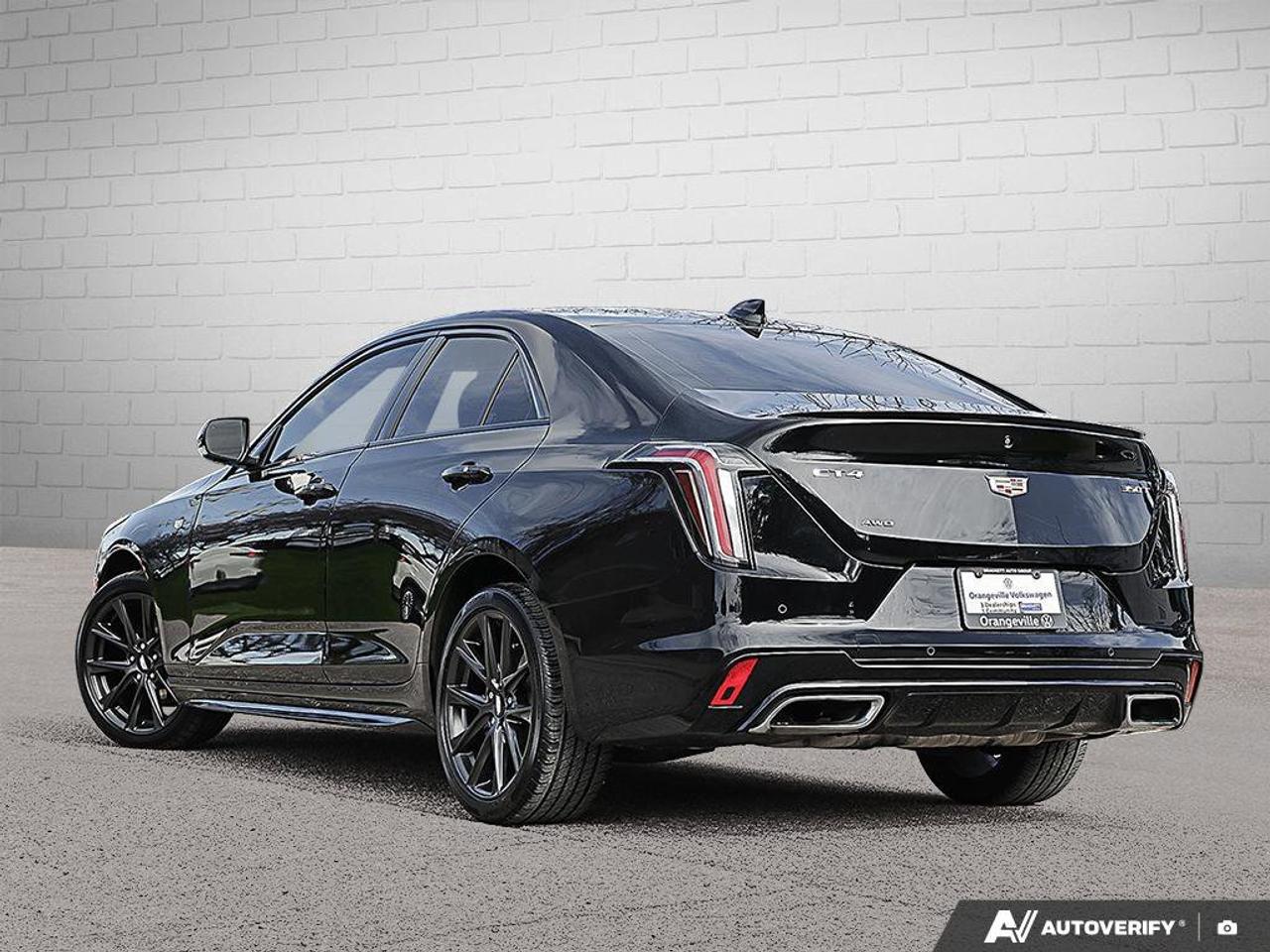 2023 Cadillac CT4 SportONE-OWNER, ACCIDENT-FREE, AWD, CARPLAY, SUNRO Photo3