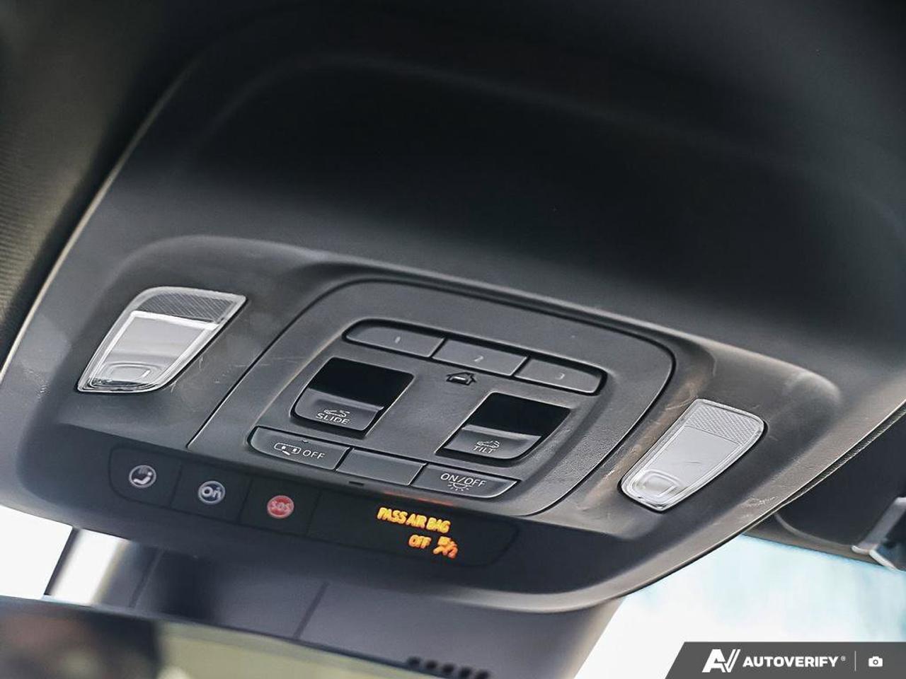 2023 Cadillac CT4 SportONE-OWNER, ACCIDENT-FREE, AWD, CARPLAY, SUNRO Photo