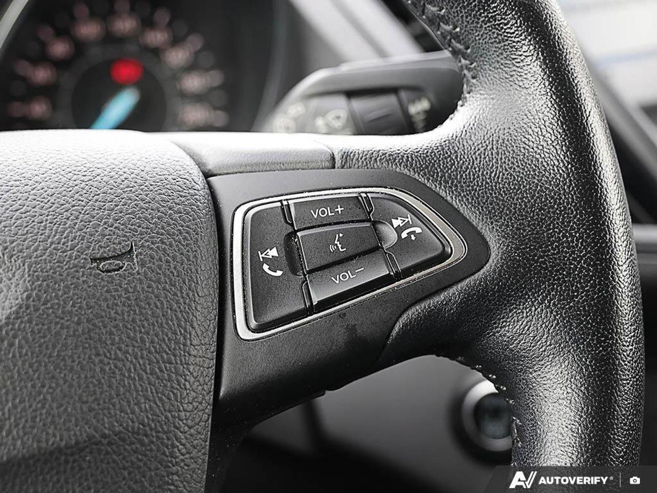 2019 Ford Escape SELSEL, 1.5 L 4 CYLINDER, AWD, ALLOYS, SNOWS, LOW Photo