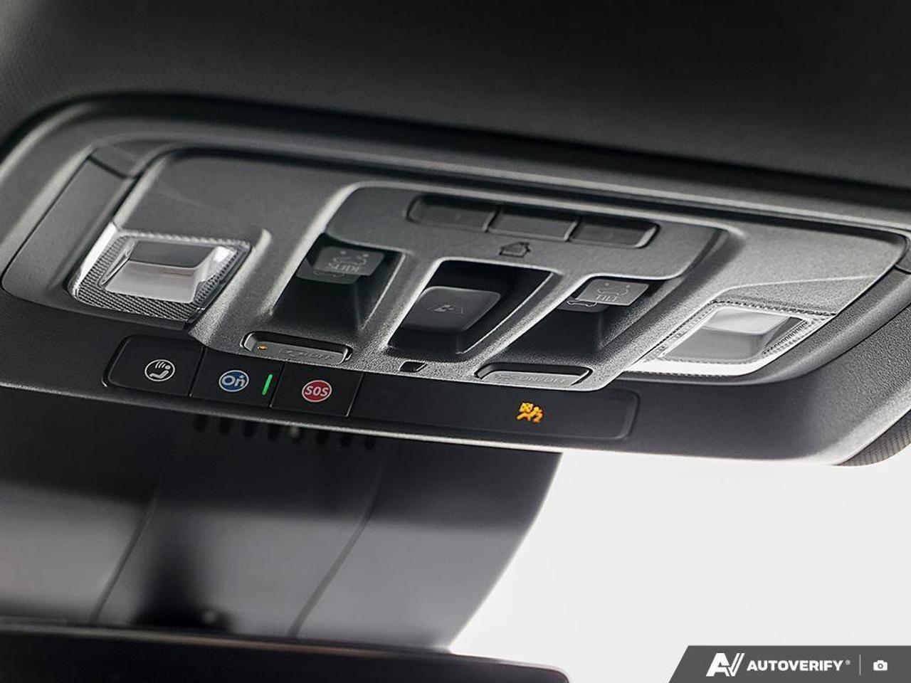 2025 GMC Sierra 1500 AT4AT4, DURAMAX 3.0L, 4X4, LEATHER, ALLOYS, LOW KM Photo