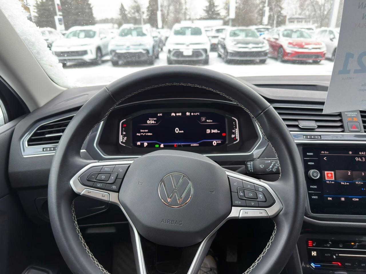 2022 Volkswagen Tiguan ComfortlineACCIDENT-FREE, AWD, SUNROOF, HTD SEATS, Photo