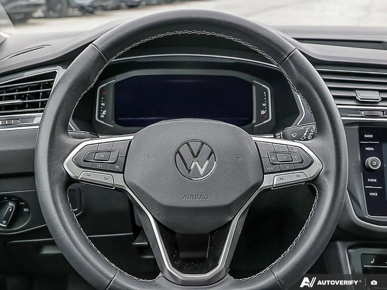2022 Volkswagen Tiguan ComfortlineACCIDENT-FREE, AWD, SUNROOF, HTD SEATS, Photo