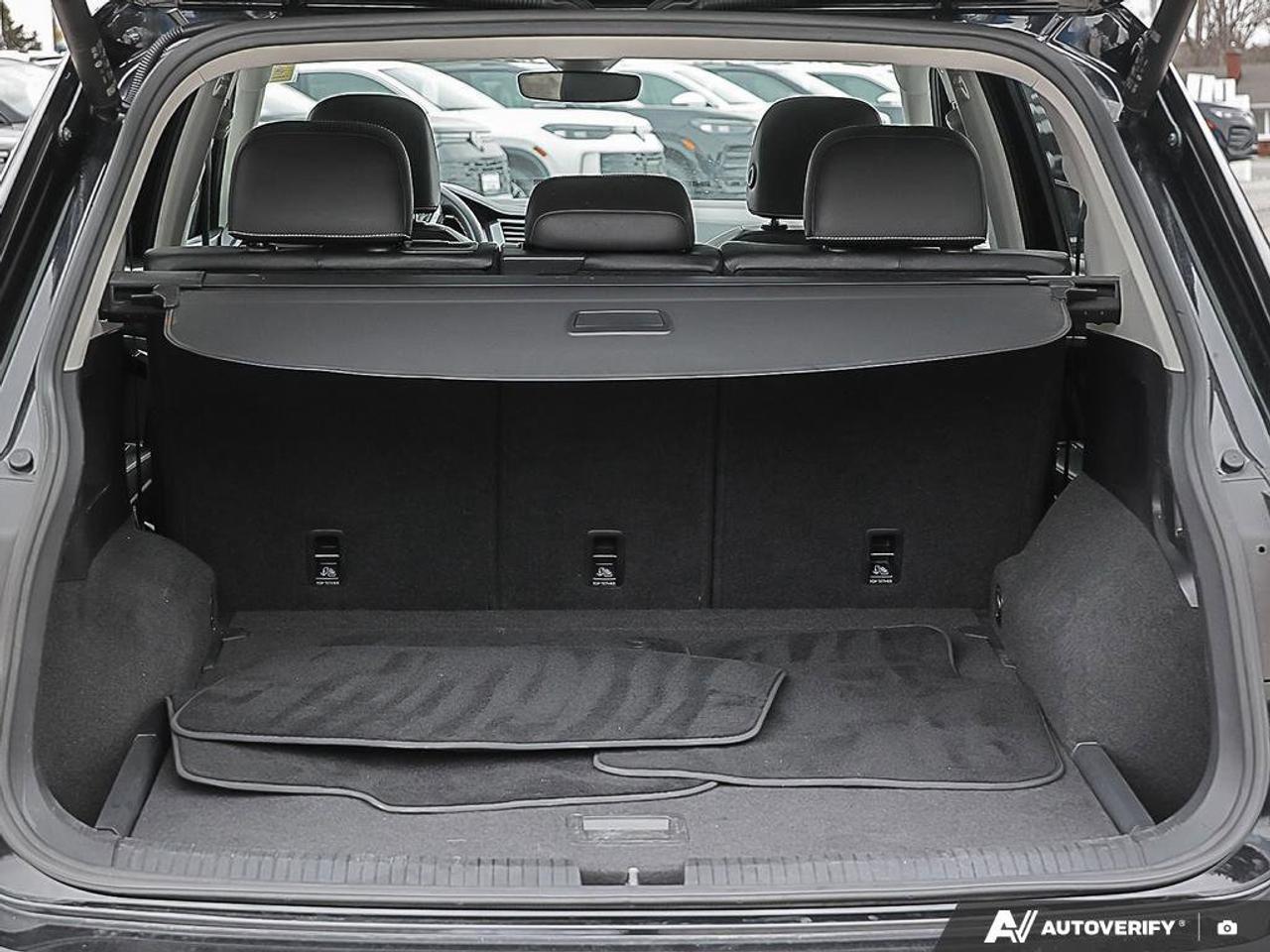 2022 Volkswagen Tiguan ComfortlineACCIDENT-FREE, AWD, SUNROOF, HTD SEATS, Photo