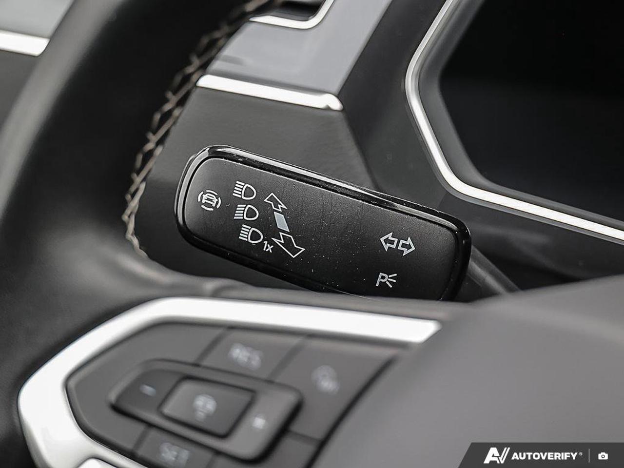 2022 Volkswagen Tiguan ComfortlineACCIDENT-FREE, AWD, SUNROOF, HTD SEATS, Photo