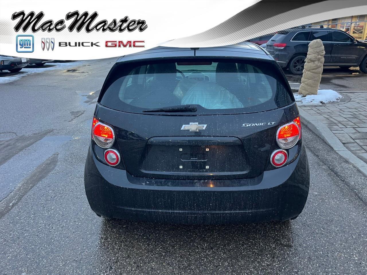 2015 Chevrolet Sonic LTHATCHBACK, LT, 1.8L, AUTOMATIC, FWD, CLOTH, AS-T Photo4