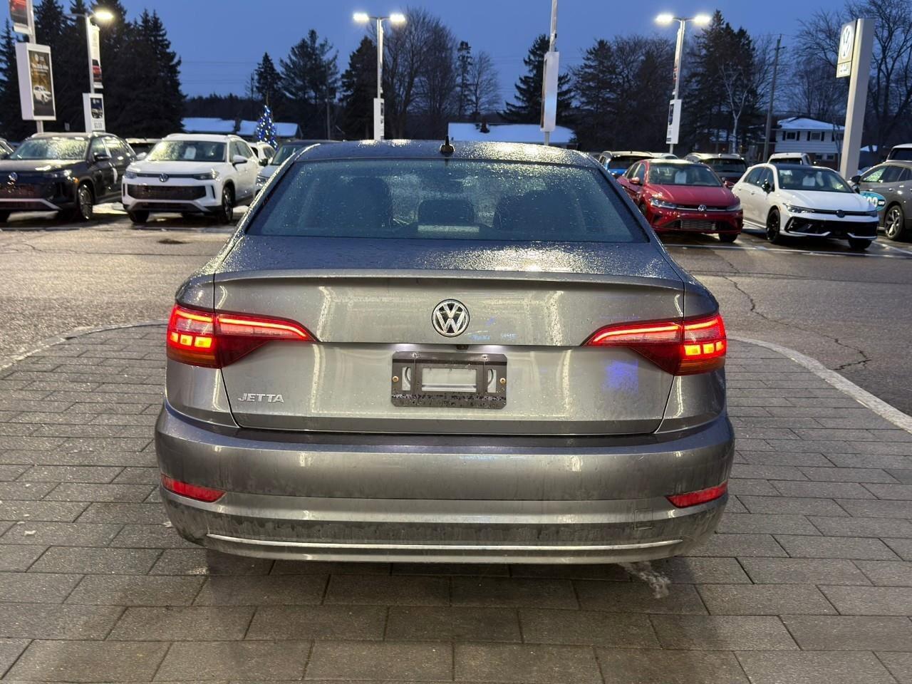 2019 Volkswagen Jetta ComfortlineMANUAL! HTD SEATS, APPLE CARPLAY, BACKU Photo4