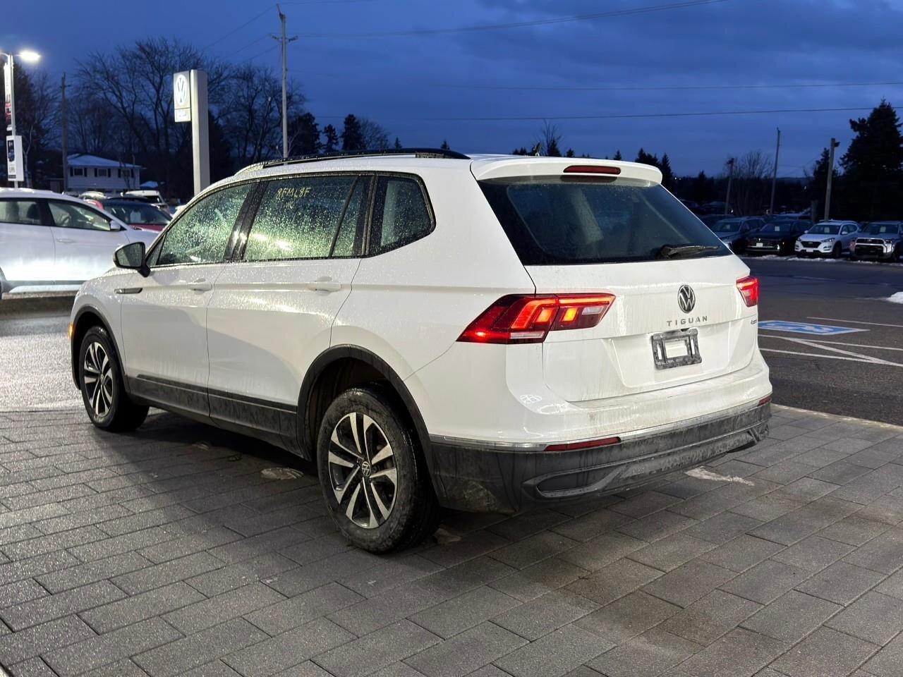 2024 Volkswagen Tiguan TrendlineONE-OWNER, ACCIDENT-FREE, AWD, THIRD ROW Photo