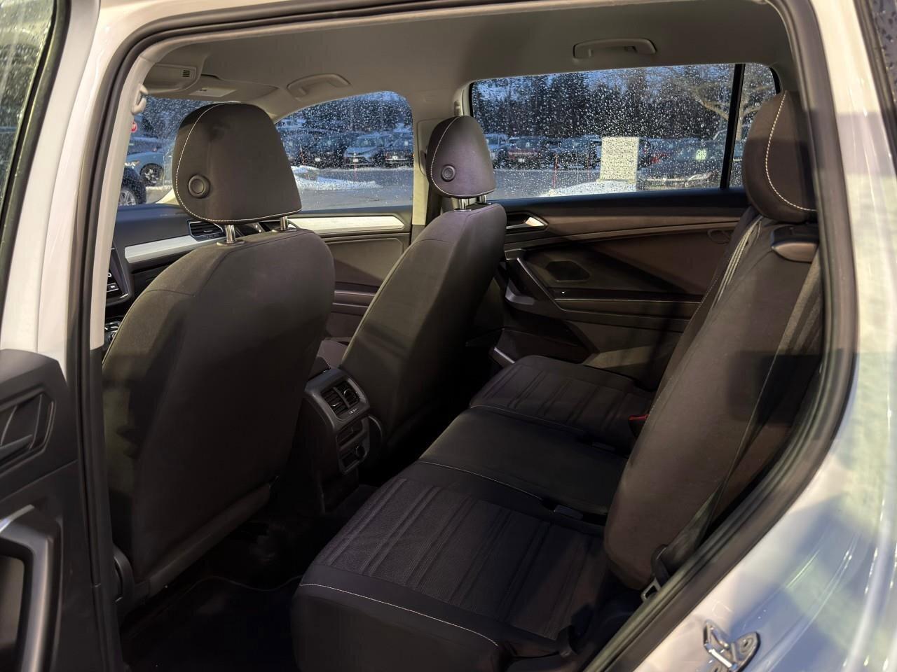 2024 Volkswagen Tiguan TrendlineONE-OWNER, ACCIDENT-FREE, AWD, THIRD ROW Photo