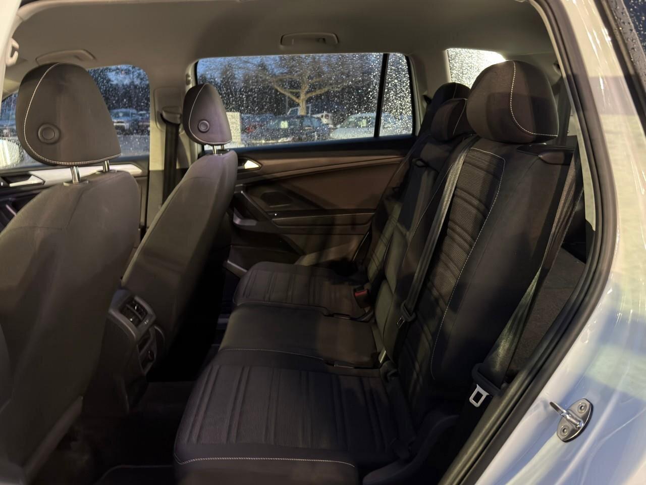 2024 Volkswagen Tiguan TrendlineONE-OWNER, ACCIDENT-FREE, AWD, THIRD ROW Photo