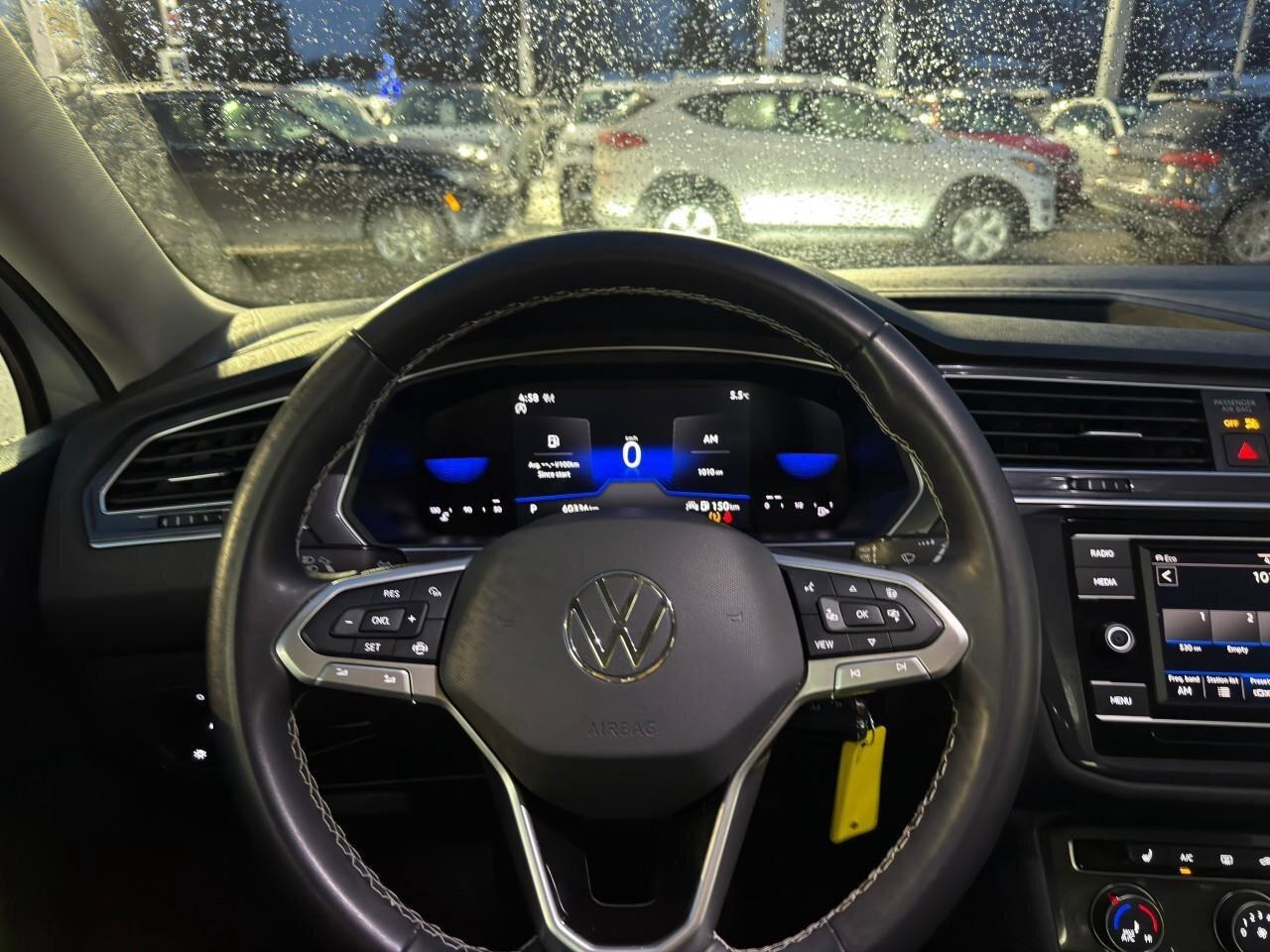 2024 Volkswagen Tiguan TrendlineONE-OWNER, ACCIDENT-FREE, AWD, THIRD ROW Photo