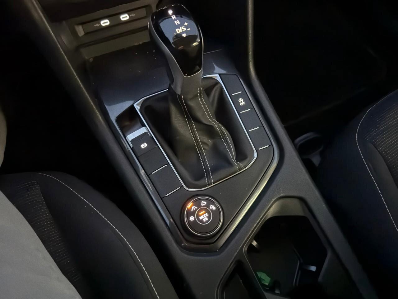 2024 Volkswagen Tiguan TrendlineONE-OWNER, ACCIDENT-FREE, AWD, THIRD ROW Photo