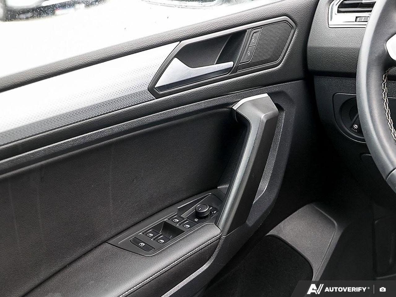 2024 Volkswagen Tiguan TrendlineONE-OWNER, ACCIDENT-FREE, AWD, THIRD ROW Photo