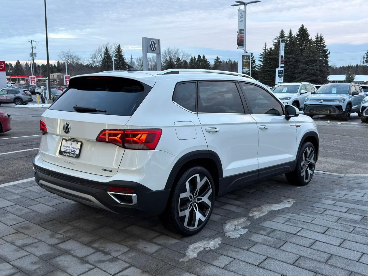 2023 Volkswagen Taos HighlineACCIDENT-FREE, AWD, 19 WHEEL PACK, HTD SEA Photo3
