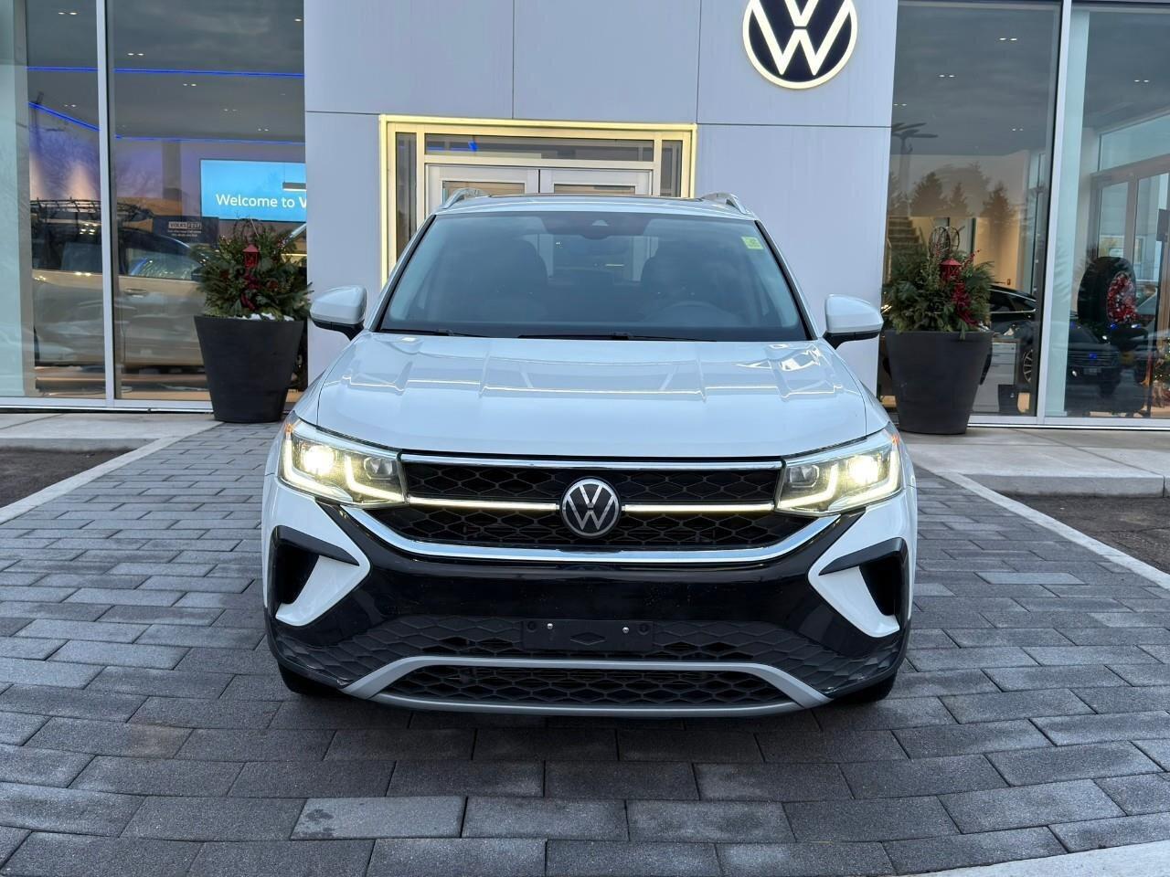 2023 Volkswagen Taos HighlineACCIDENT-FREE, AWD, 19 WHEEL PACK, HTD SEA Photo