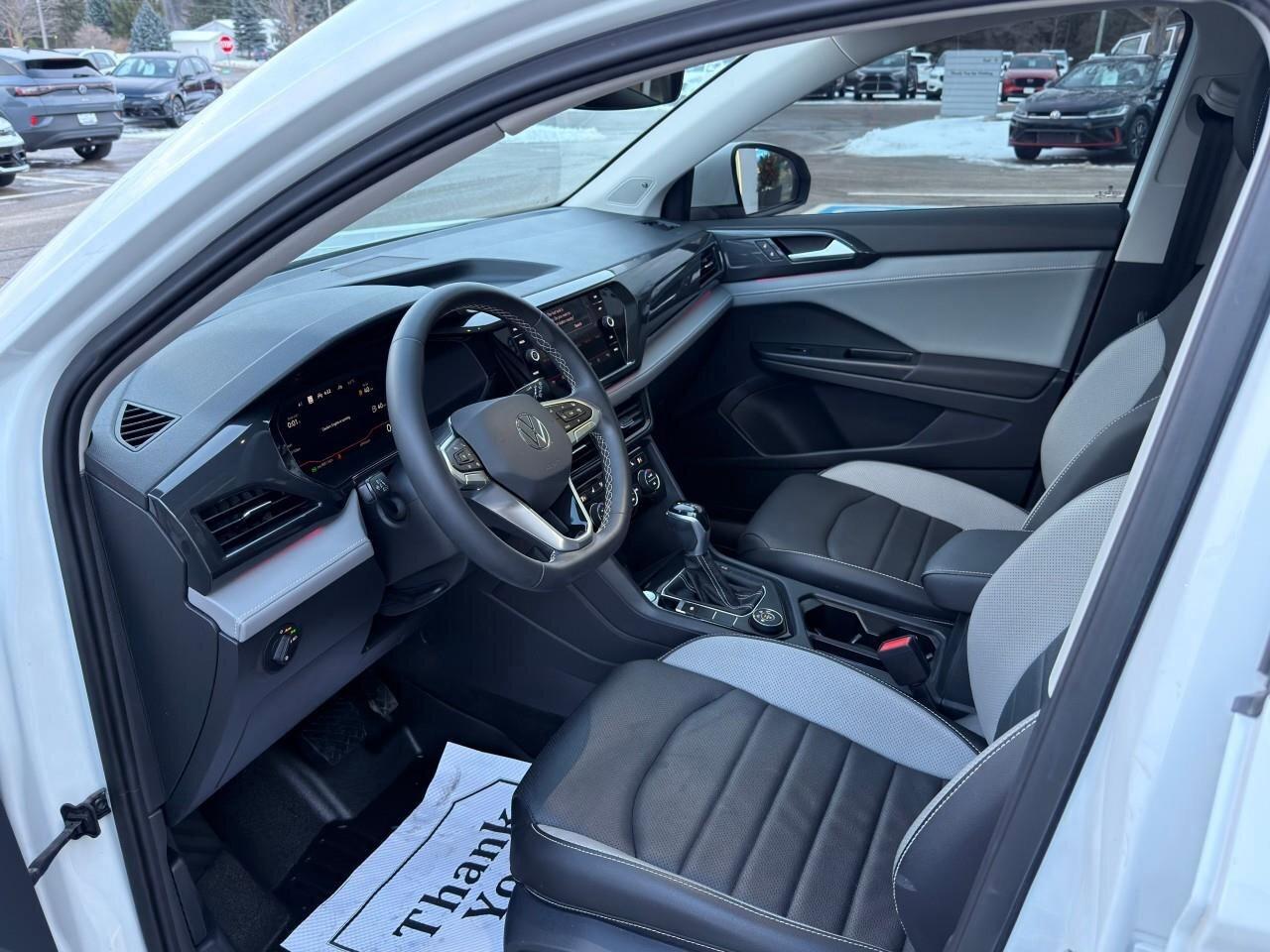 2023 Volkswagen Taos HighlineACCIDENT-FREE, AWD, 19 WHEEL PACK, HTD SEA Photo