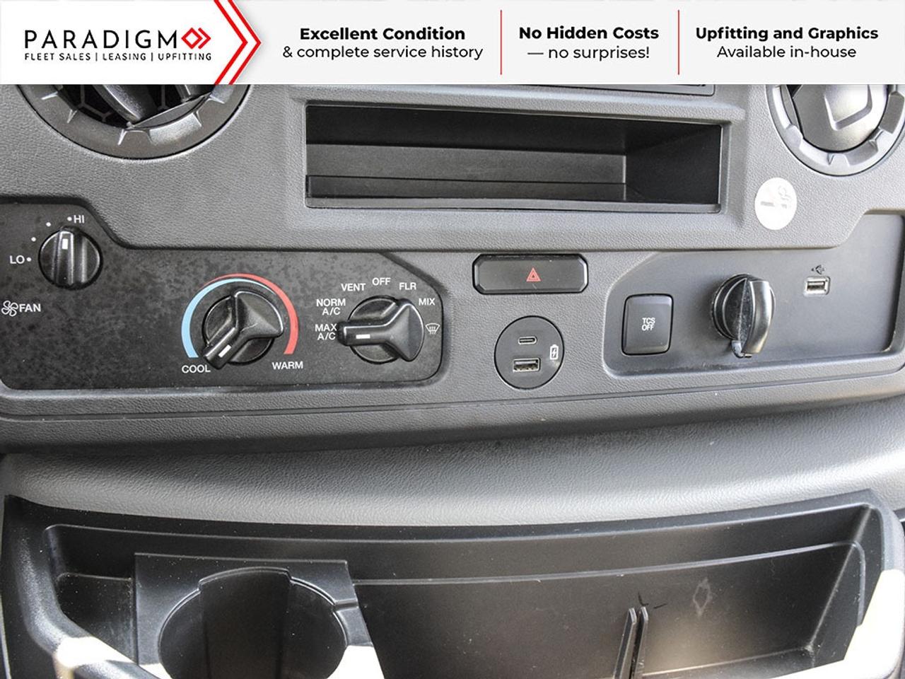 2023 Ford E-Series Cutaway 176" 16 ft Cube Box Standard Truck Photo