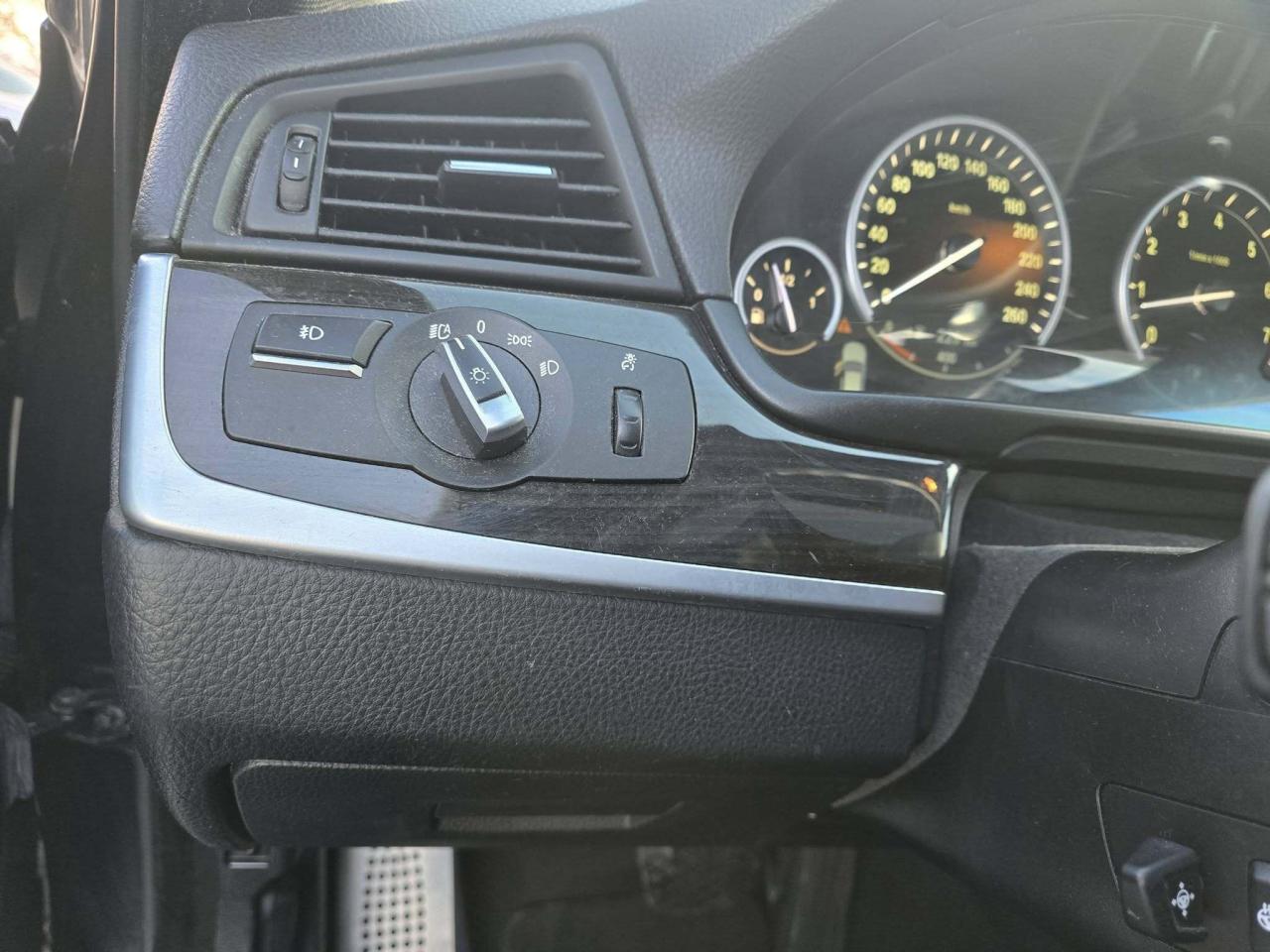 2014 BMW 5 Series 4dr Sdn 535i xDrive AWD Photo