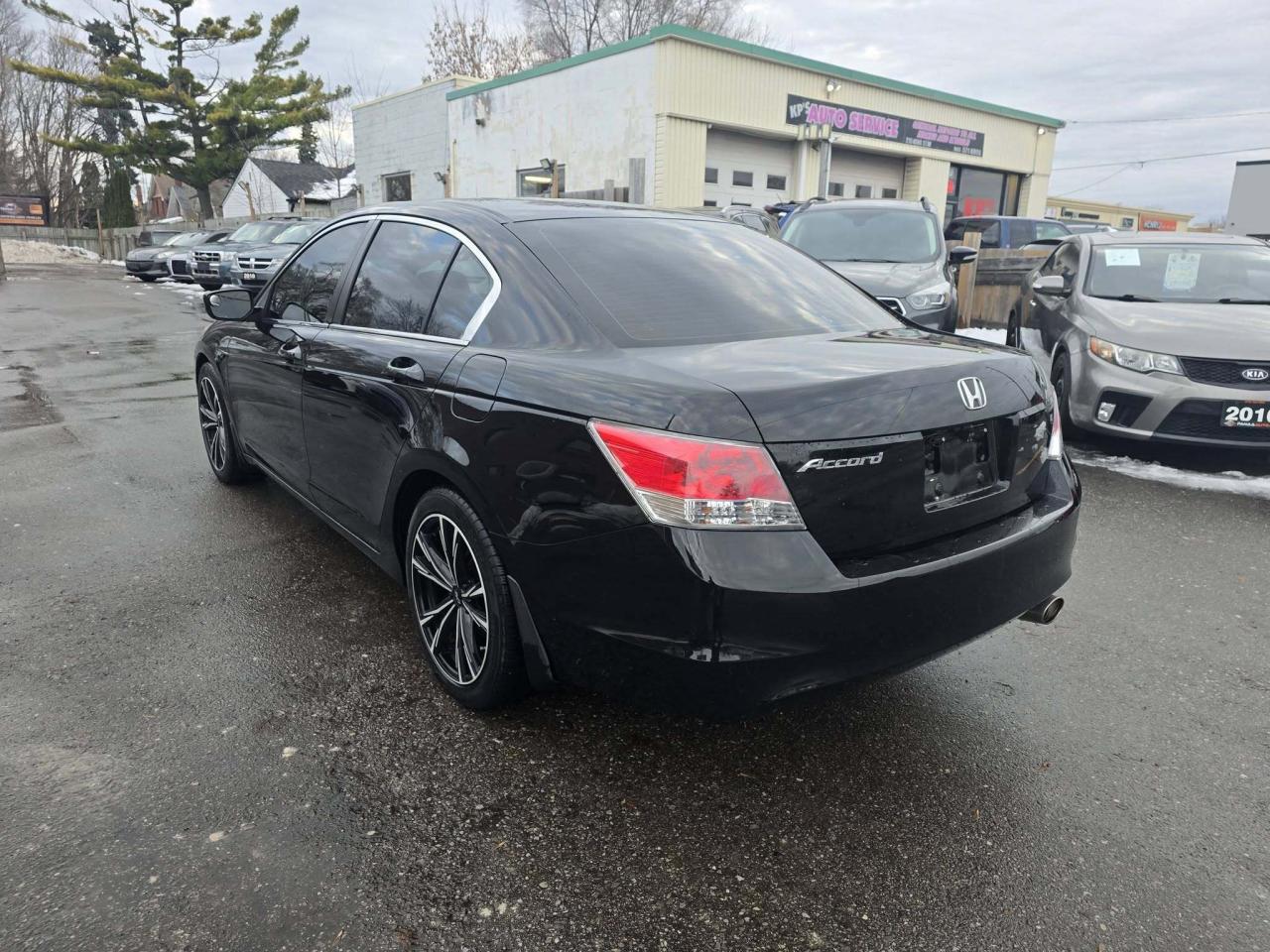 2010 Honda Accord Sedan 4dr I4 Auto LX Photo