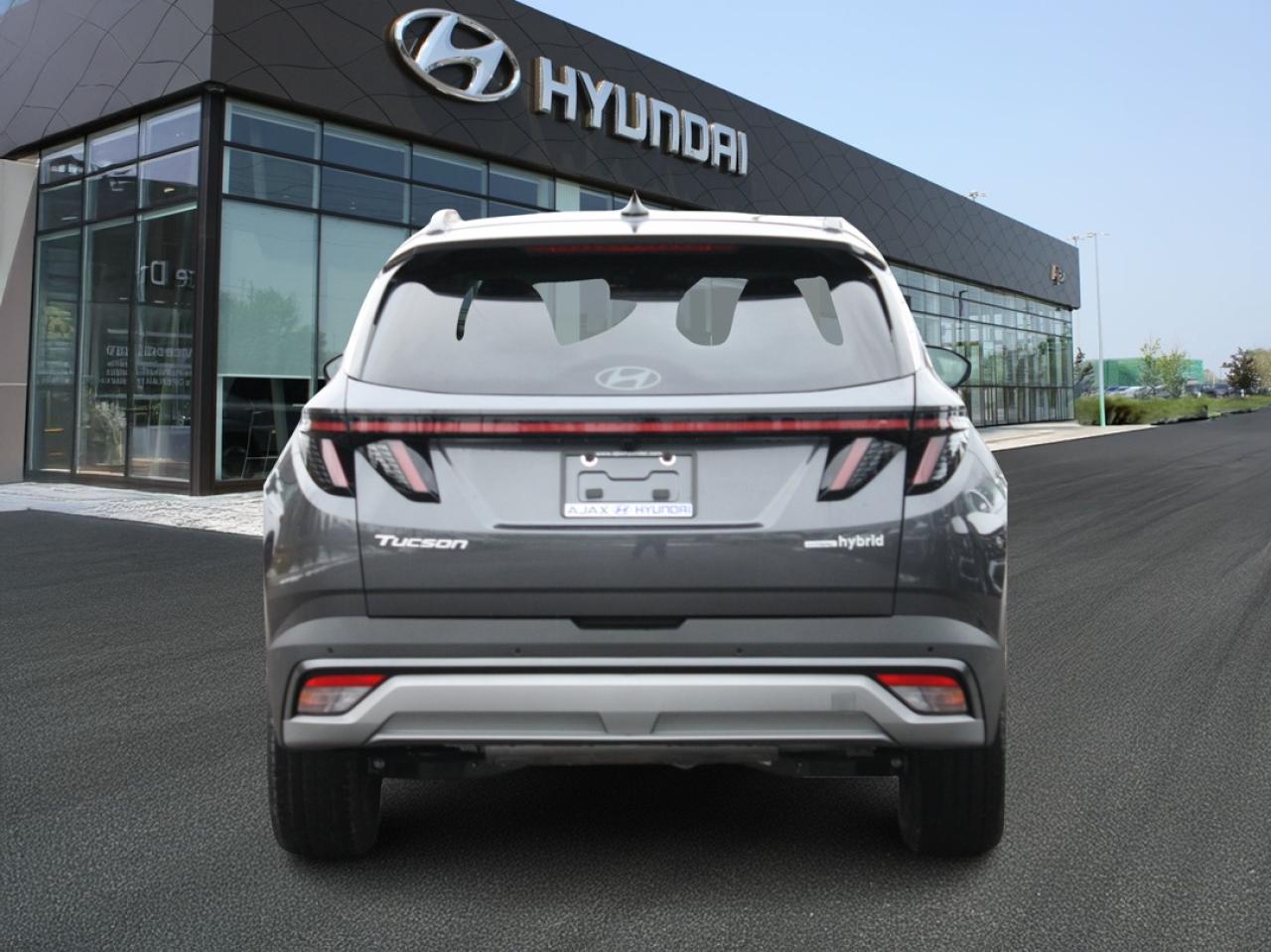 2025 Hyundai Tucson Hybrid Ultimate / Sunroof / Heated Seats / Winter Tires Photo