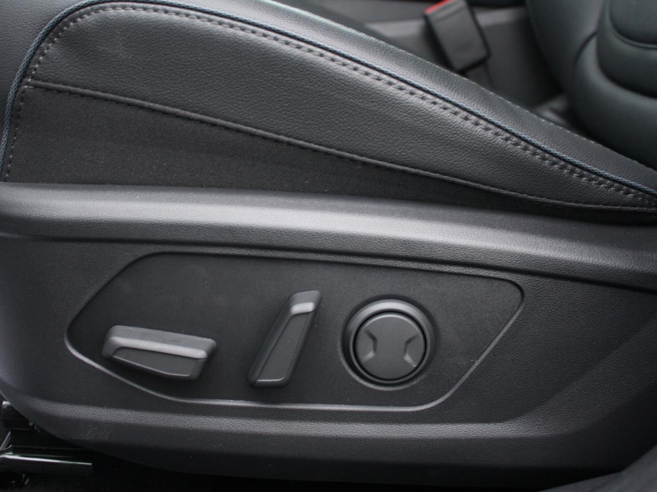 2025 Hyundai Tucson Hybrid Ultimate / Sunroof / Heated Seats / Winter Tires Photo