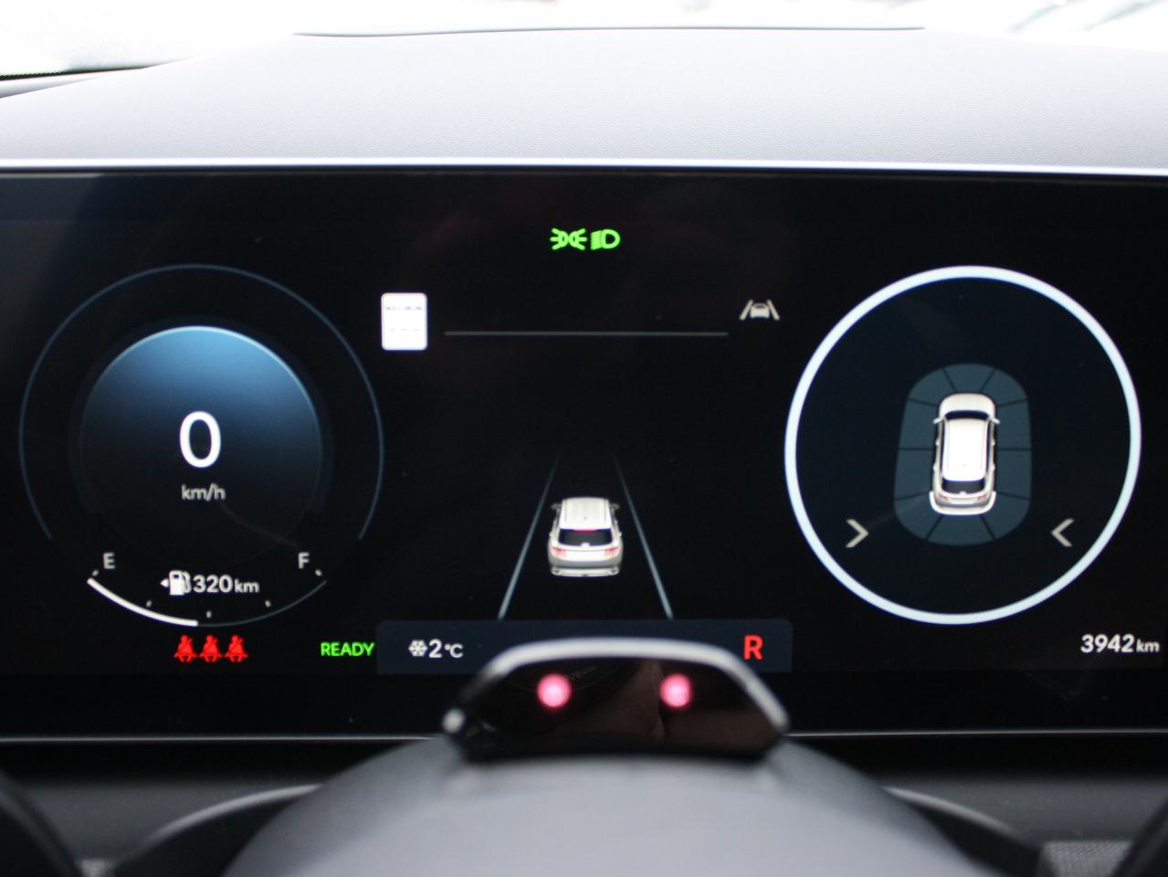 2025 Hyundai Tucson Hybrid Ultimate / Sunroof / Heated Seats / Winter Tires Photo