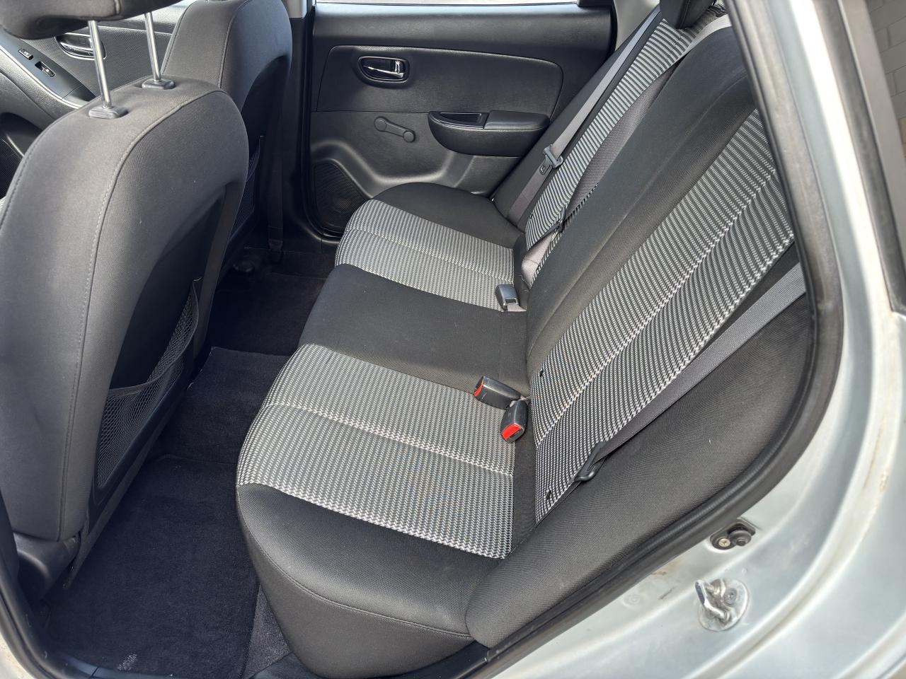 2010 Hyundai Elantra 4DR SDN AUTO L Photo