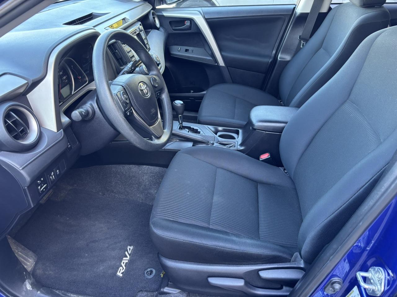 2015 Toyota RAV4 AWD 4dr LE Photo