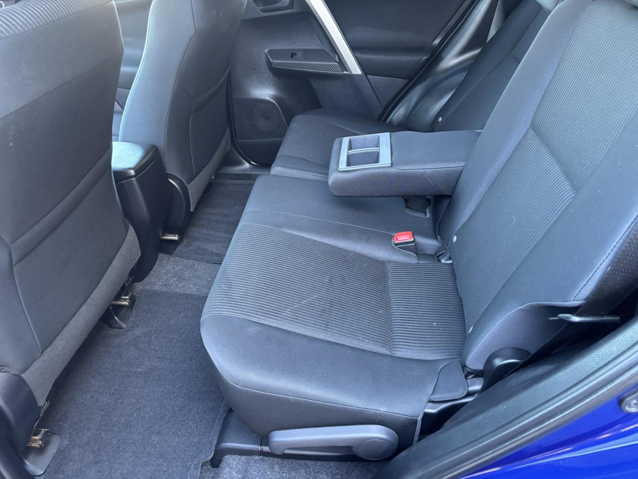 2015 Toyota RAV4 AWD 4dr LE Photo