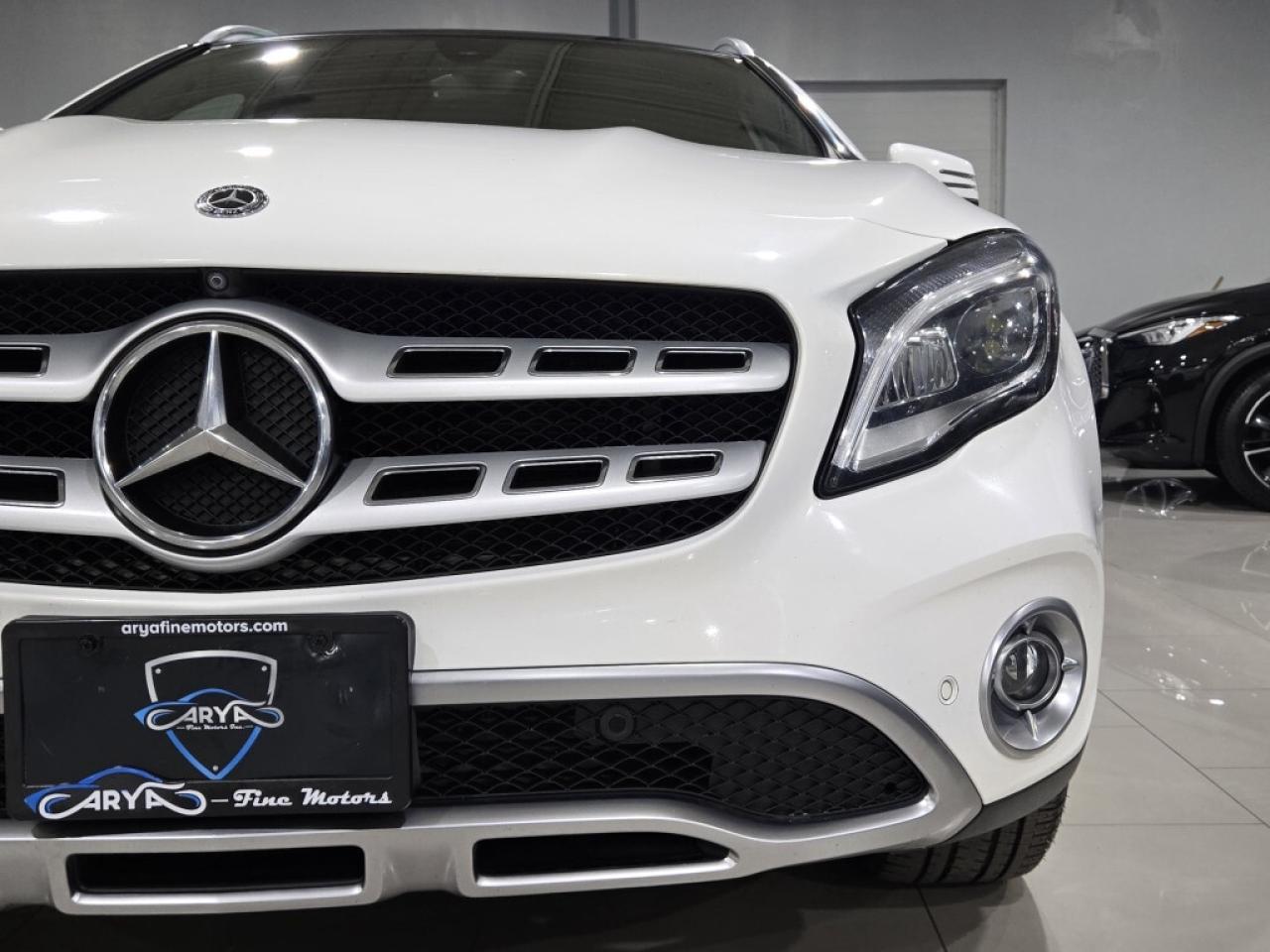 2019 Mercedes-Benz GLA250 250 4MATIC (AWD) Leather & Panoramic No Accidents Photo