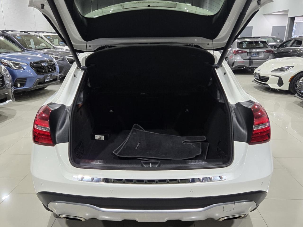 2019 Mercedes-Benz GLA250 250 4MATIC (AWD) Leather & Panoramic No Accidents Photo