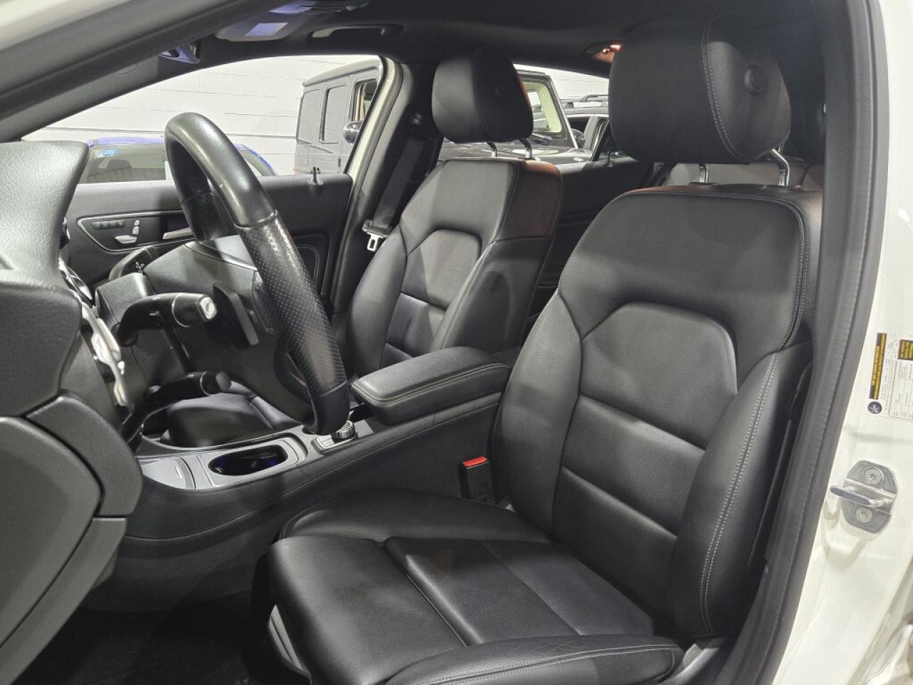 2019 Mercedes-Benz GLA250 250 4MATIC (AWD) Leather & Panoramic No Accidents Photo