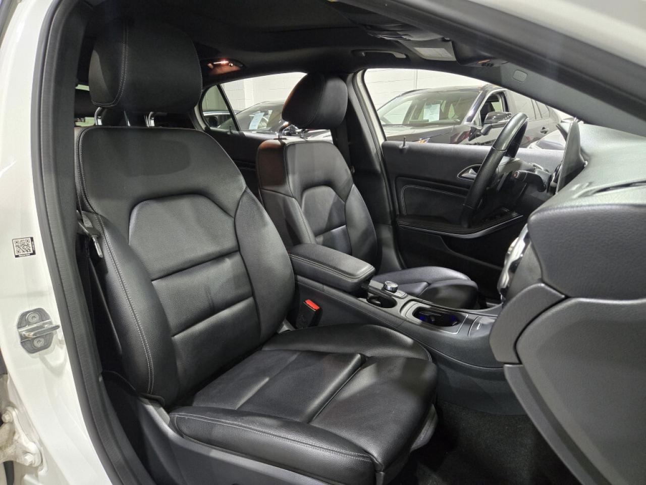 2019 Mercedes-Benz GLA250 250 4MATIC (AWD) Leather & Panoramic No Accidents Photo